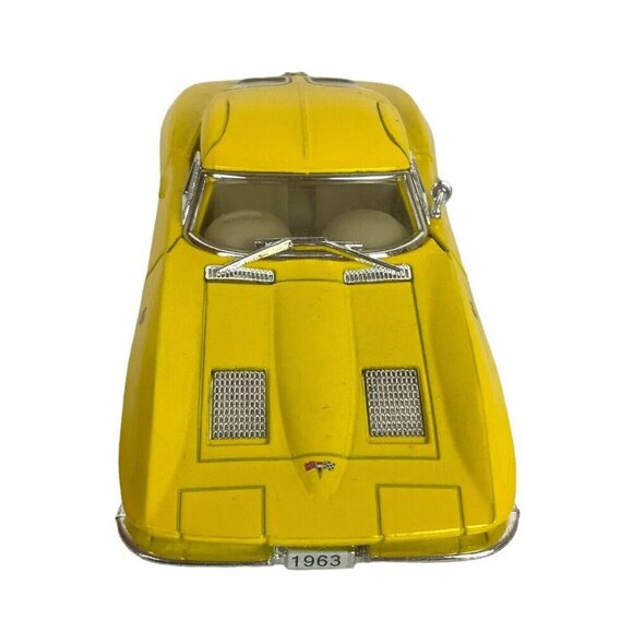 Kinsmart Diecast 3 Cars 63 Corvette Stingray 67 VW Beetle 49 Ford Woody Wagon - Picture 12 of 16